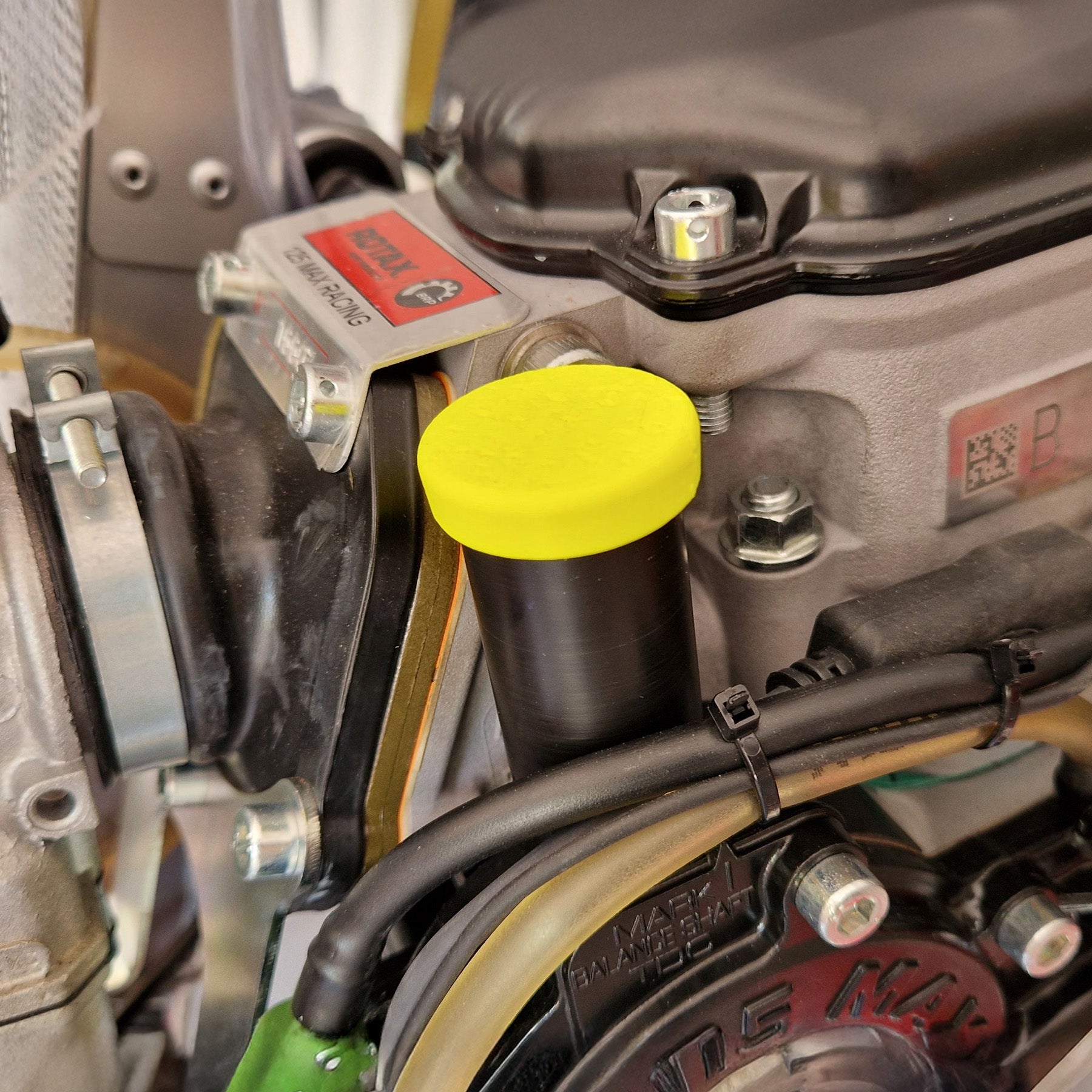 Engine crankcase vent