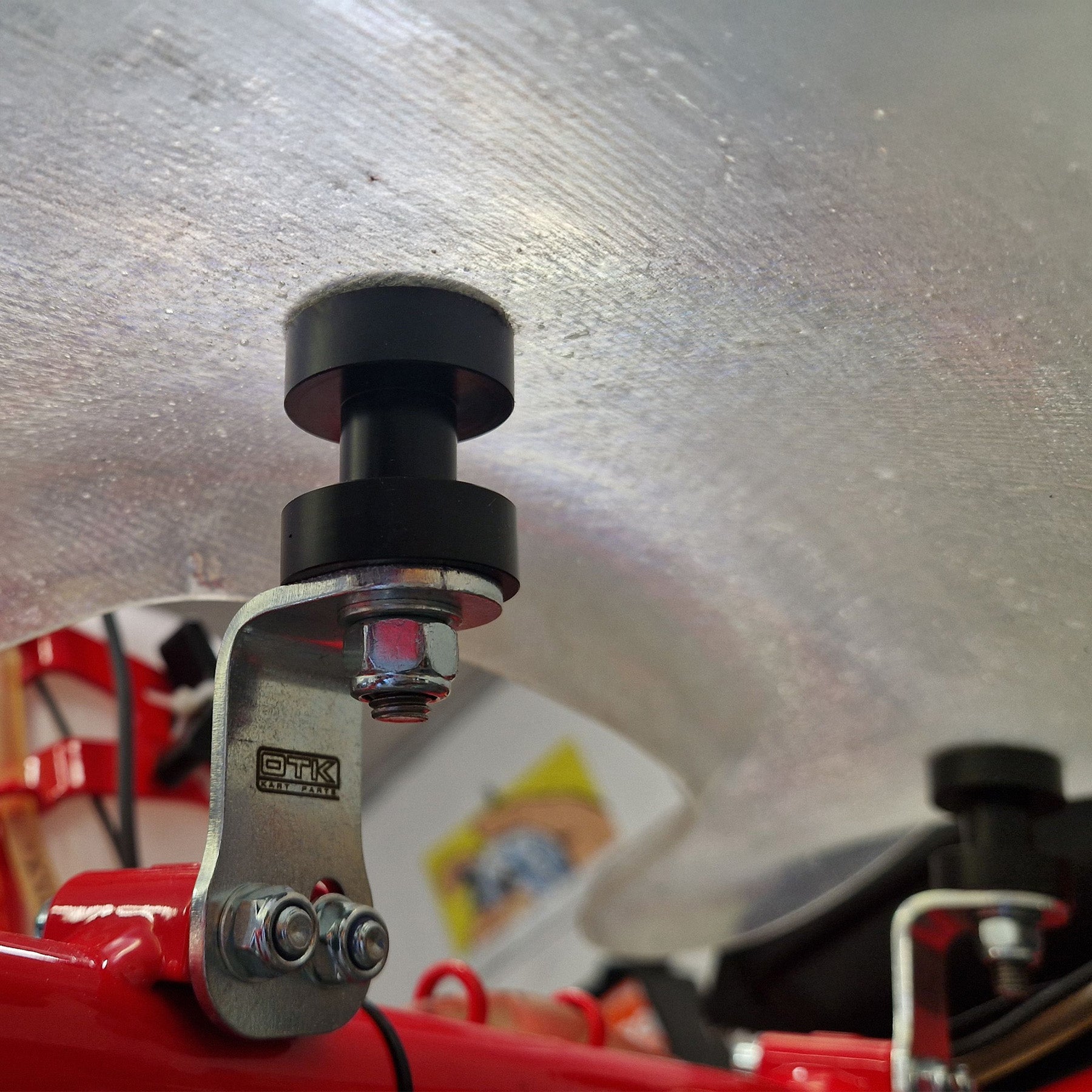 Bucket seat support kit