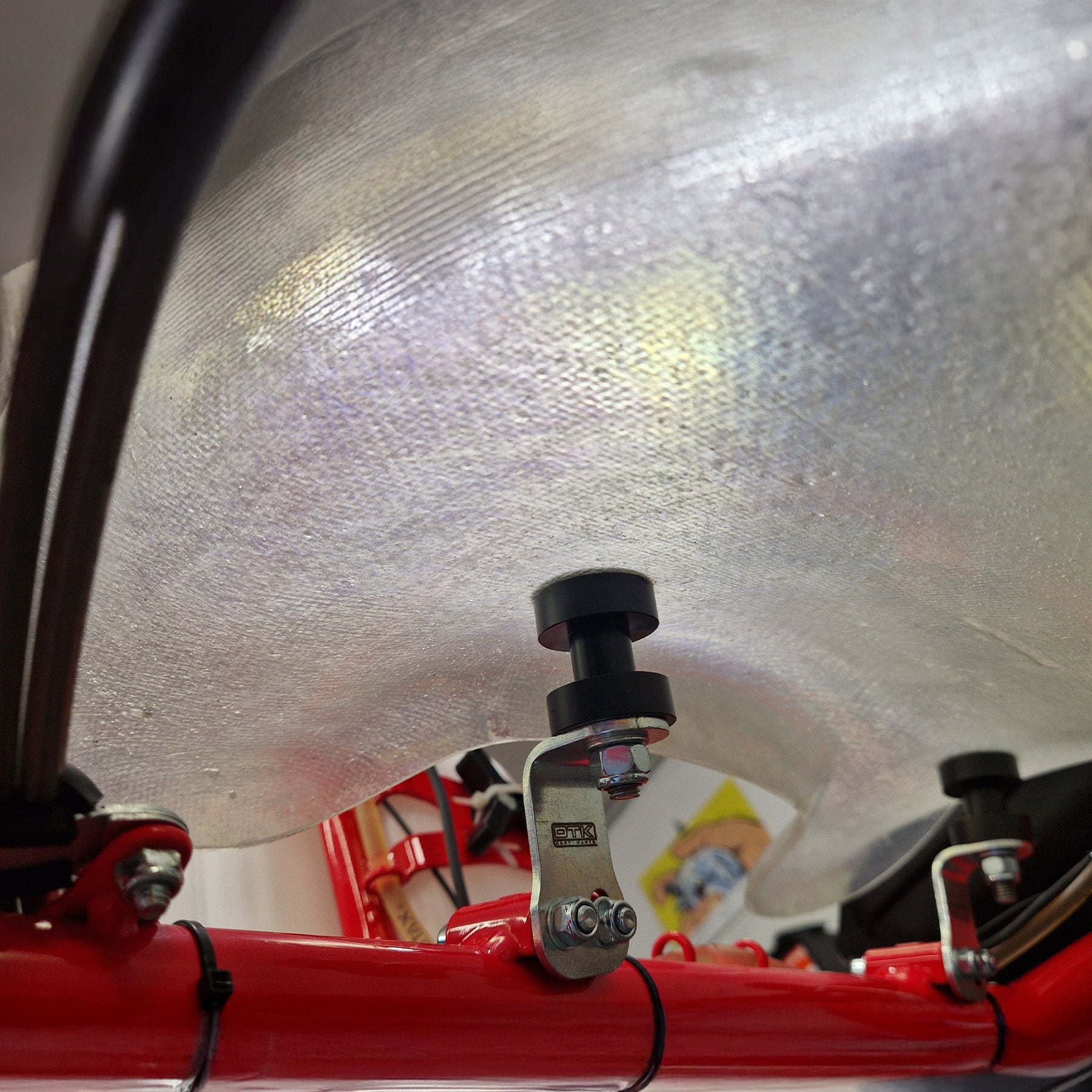 Bucket seat support kit